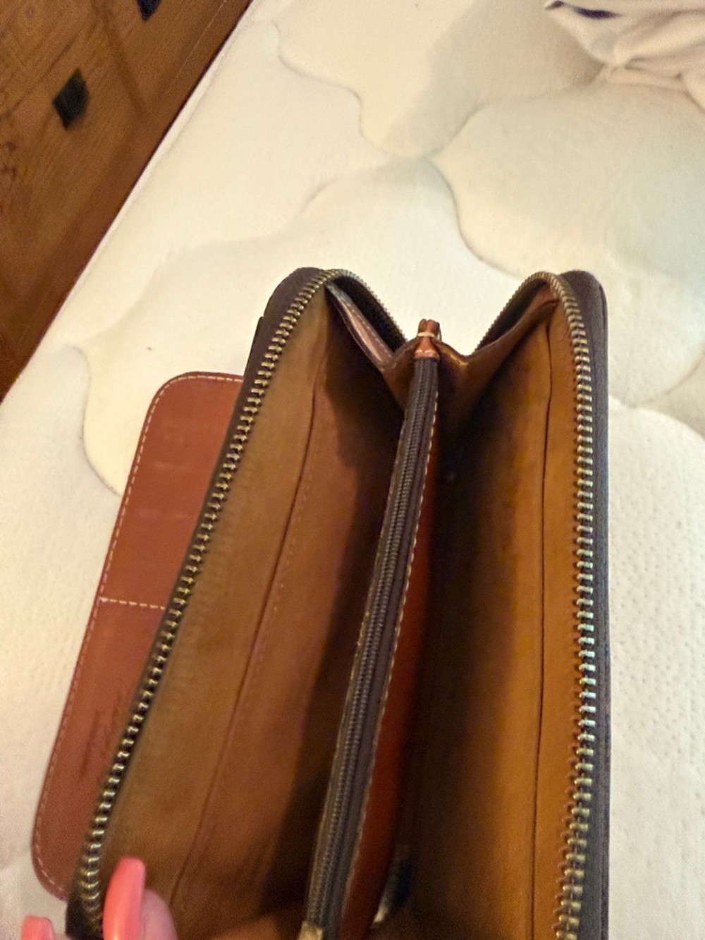 Patricia Nash Brown Tooled Leather Zip Wallet - Picture 4 of 4